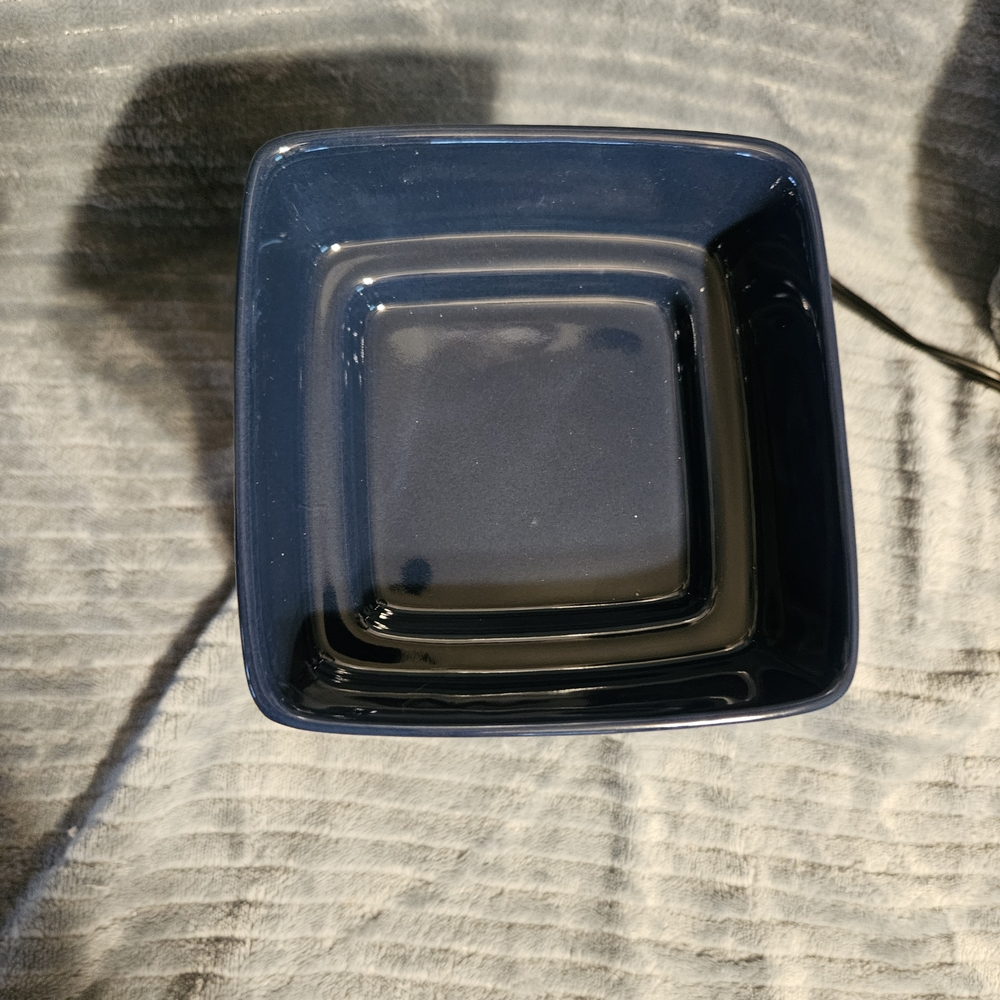 Scentsy Navy Classic Curve Ceramic Warmer - Picture 3 of 5